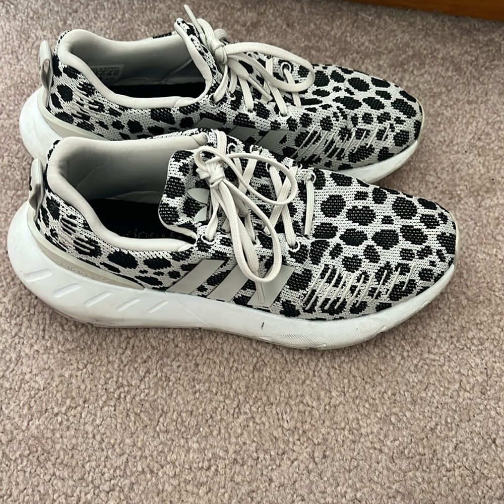 Adidas Sneakers